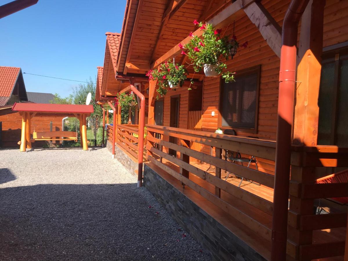 Riverside Woodhouses Praid Exterior photo