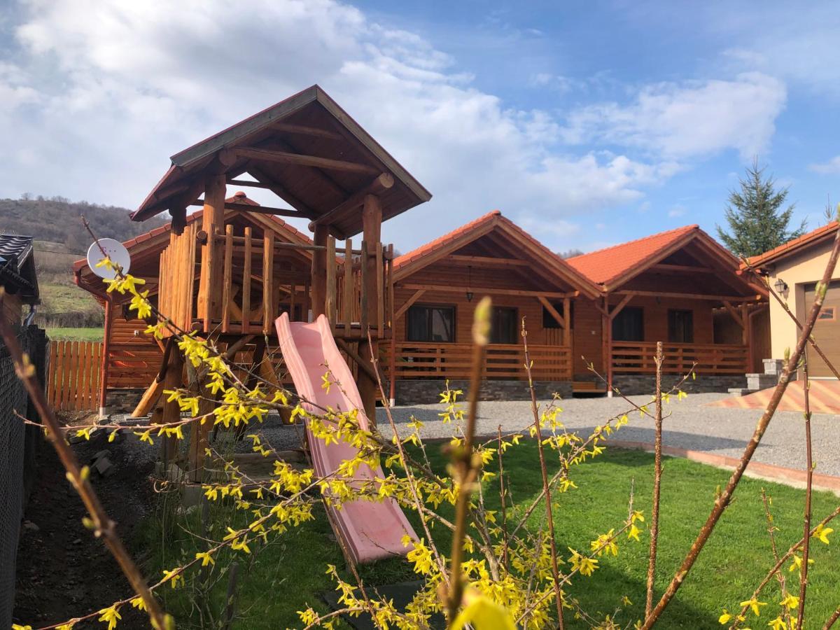 Riverside Woodhouses Praid Exterior photo