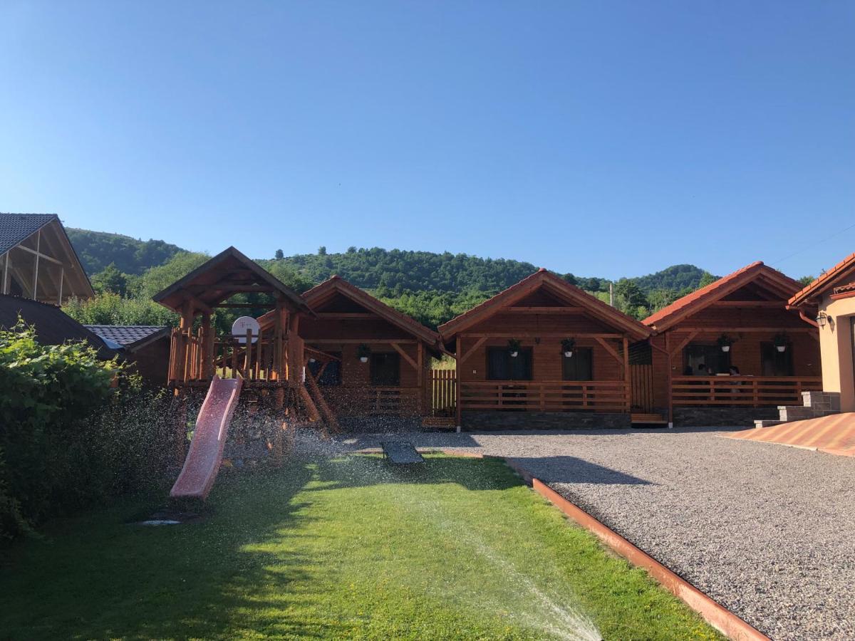 Riverside Woodhouses Praid Exterior photo