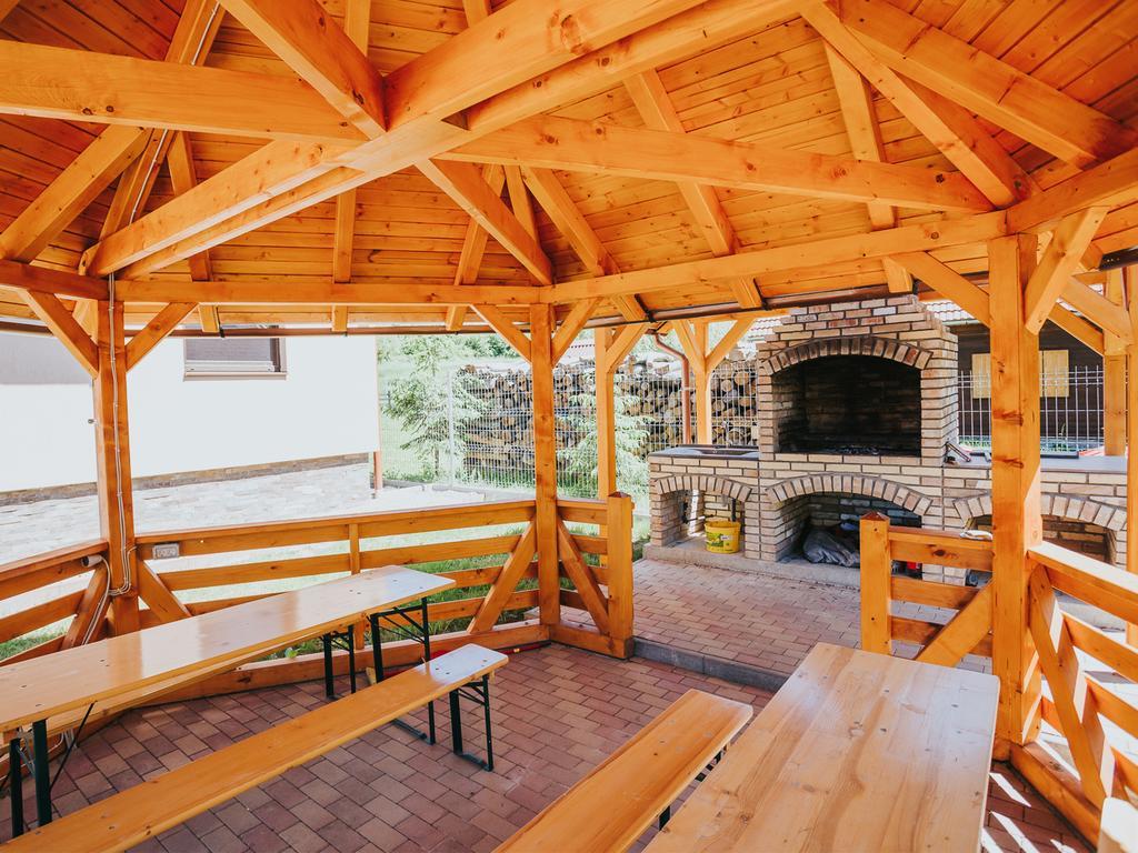Riverside Woodhouses Praid Exterior photo